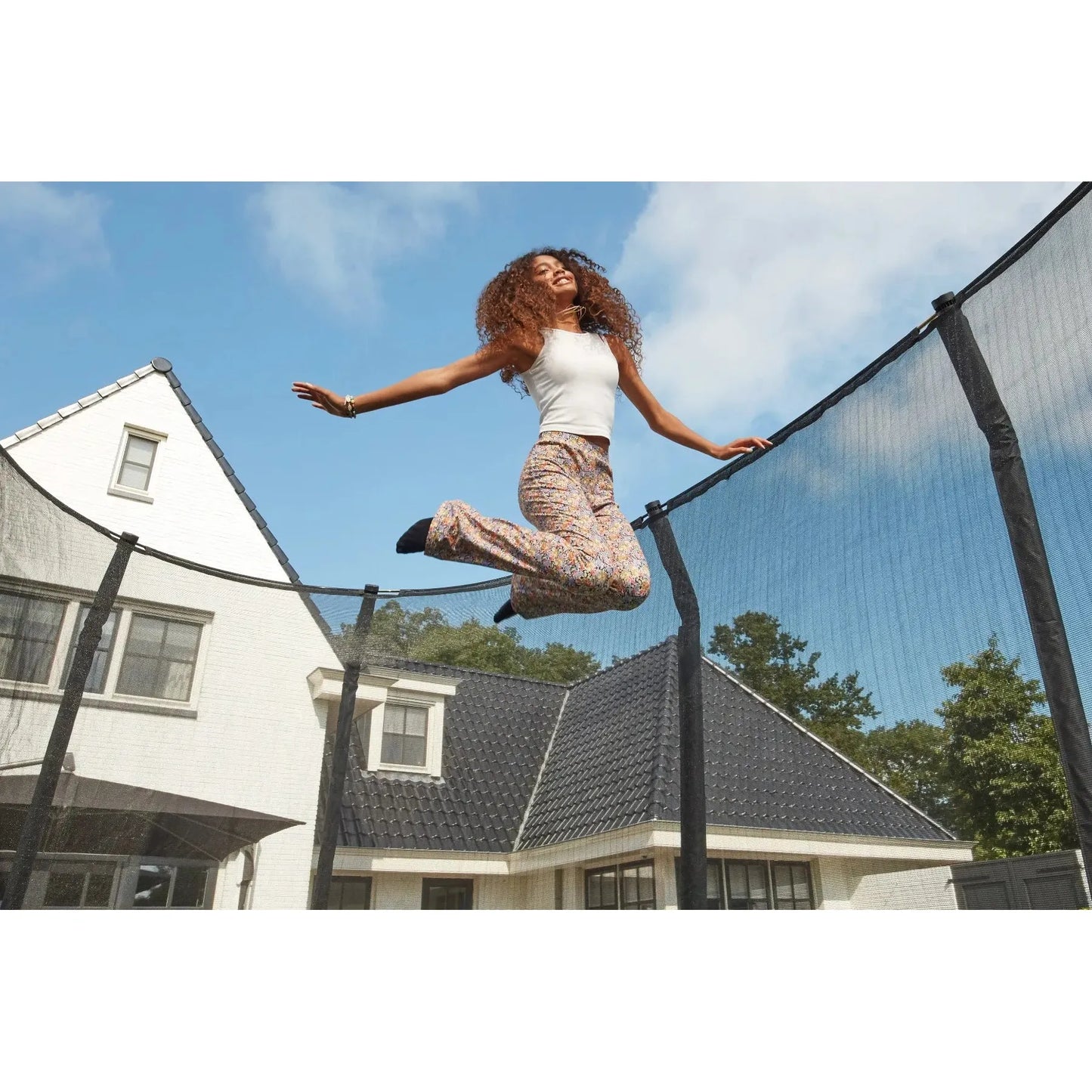 10ft Salta Green Round First Class Edition Trampoline with Enclosure